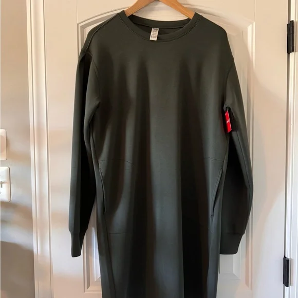 NWT Spanx Air Essentials Dress, Color: Dark Palm, Size Medium - Picture 7 of 7